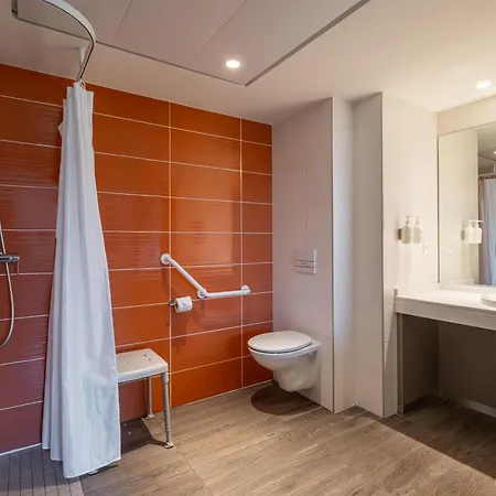 酒店 Spark By Hilton Park Saone 3*