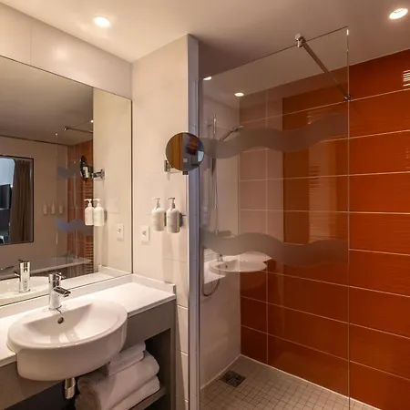 Spark By Hilton Park Saone 酒店 3*