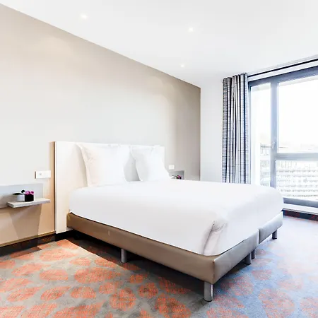 酒店 Spark By Hilton Park Saone 3*