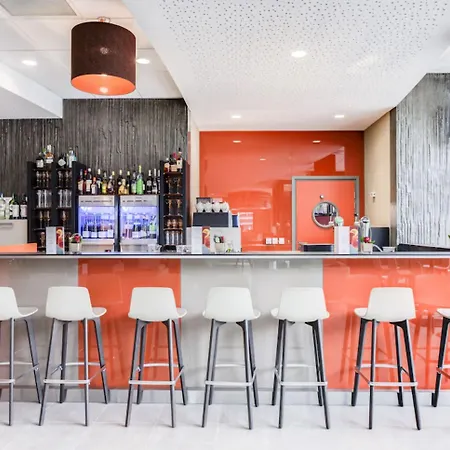 Spark By Hilton Park Saone 酒店 3*