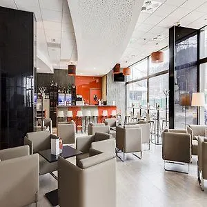 酒店 Spark By Hilton Park Saone 3*