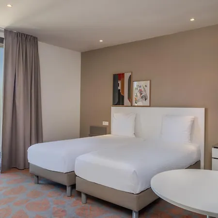 Spark By Hilton Park Saone 3*