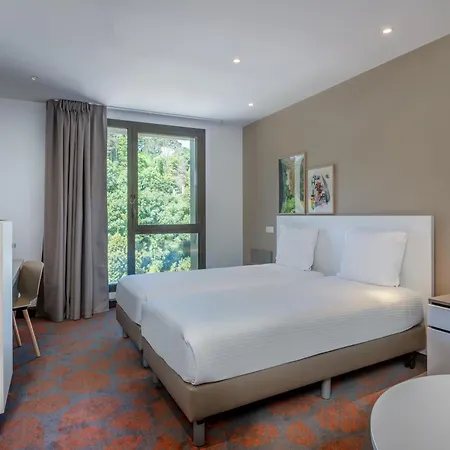 Spark By Hilton Park Saone 3*