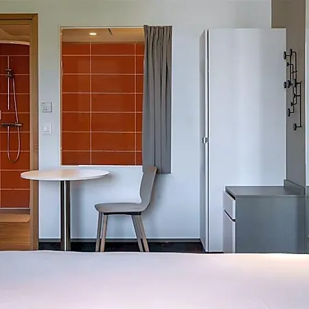 Spark By Hilton Park Saone Hotel