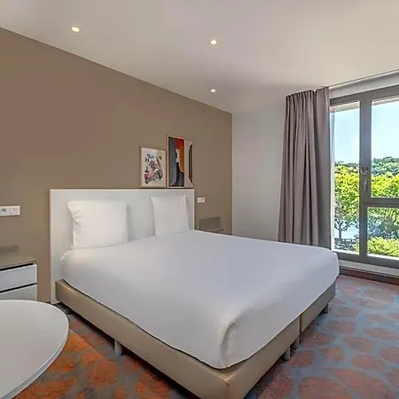 Hotel Spark By Hilton Park Saone