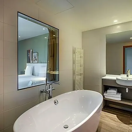 Spark By Hilton Park Saone Hotel