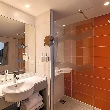 Spark By Hilton Park Saone Hotel