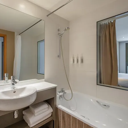 Spark By Hilton Park Saone Hotel 3*