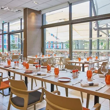 Hotell Spark By Hilton Park Saone