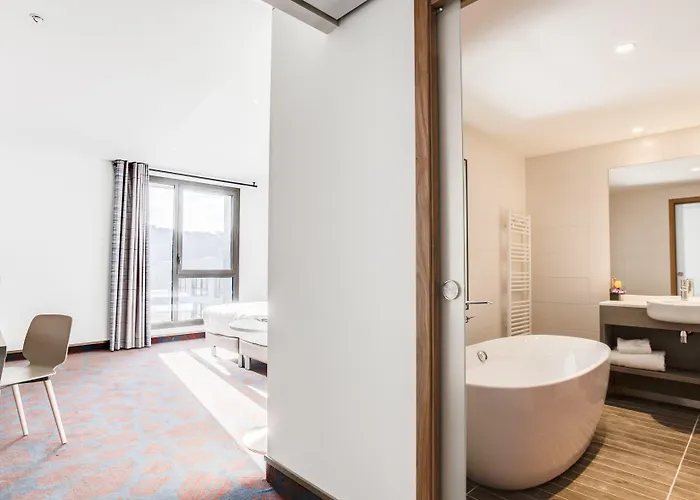 Spark By Hilton Park Saone Hotel 3*