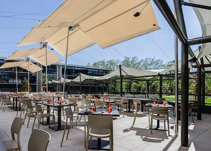 Spark By Hilton Park Saone Hotel