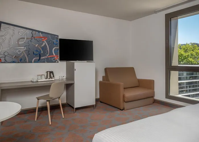 Hotel Spark By Hilton Park Saone