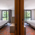 Spark By Hilton Park Saone מלון