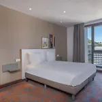 מלון Spark By Hilton Park Saone 3*