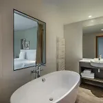Spark By Hilton Park Saone מלון