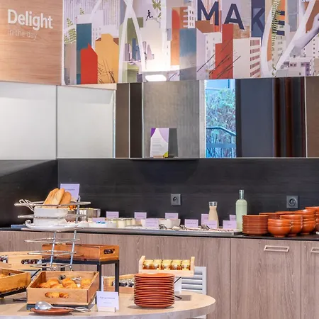 Spark By Hilton Park Saone Hotel