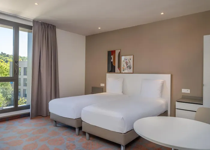Spark By Hilton Park Saone 3*
