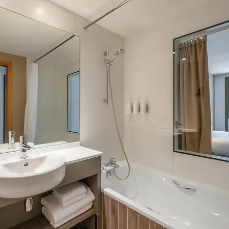 Ξενοδοχείο Spark By Hilton Park Saone 3*