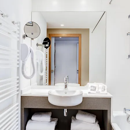 Ξενοδοχείο Spark By Hilton Park Saone 3*