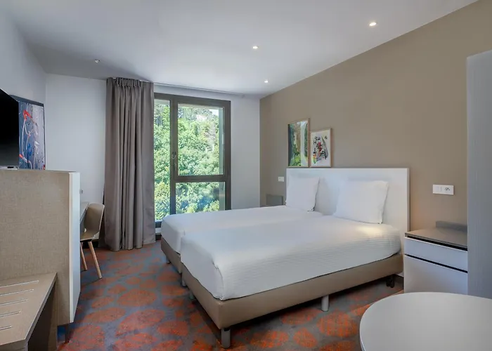 Spark By Hilton Park Saone 3*